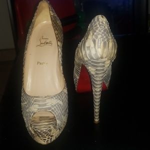 Christian Louboutins Rolando Python Peep